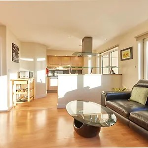 Magpie - Properties Unique Apartment